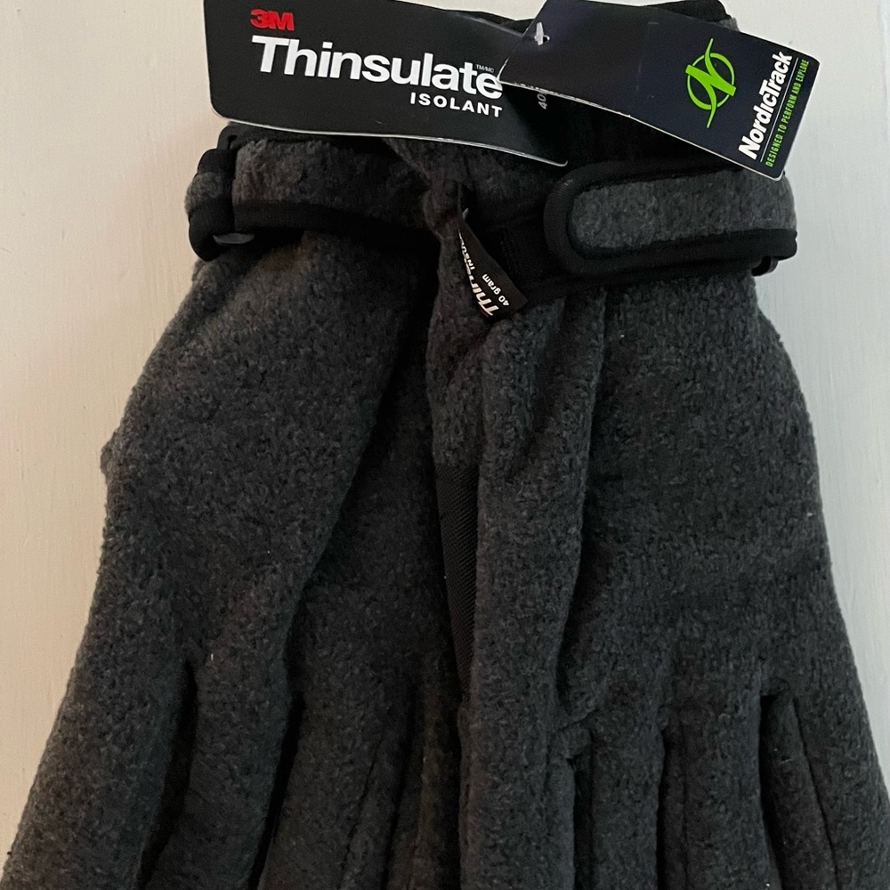 NWT Thinsulate fleece gloves
